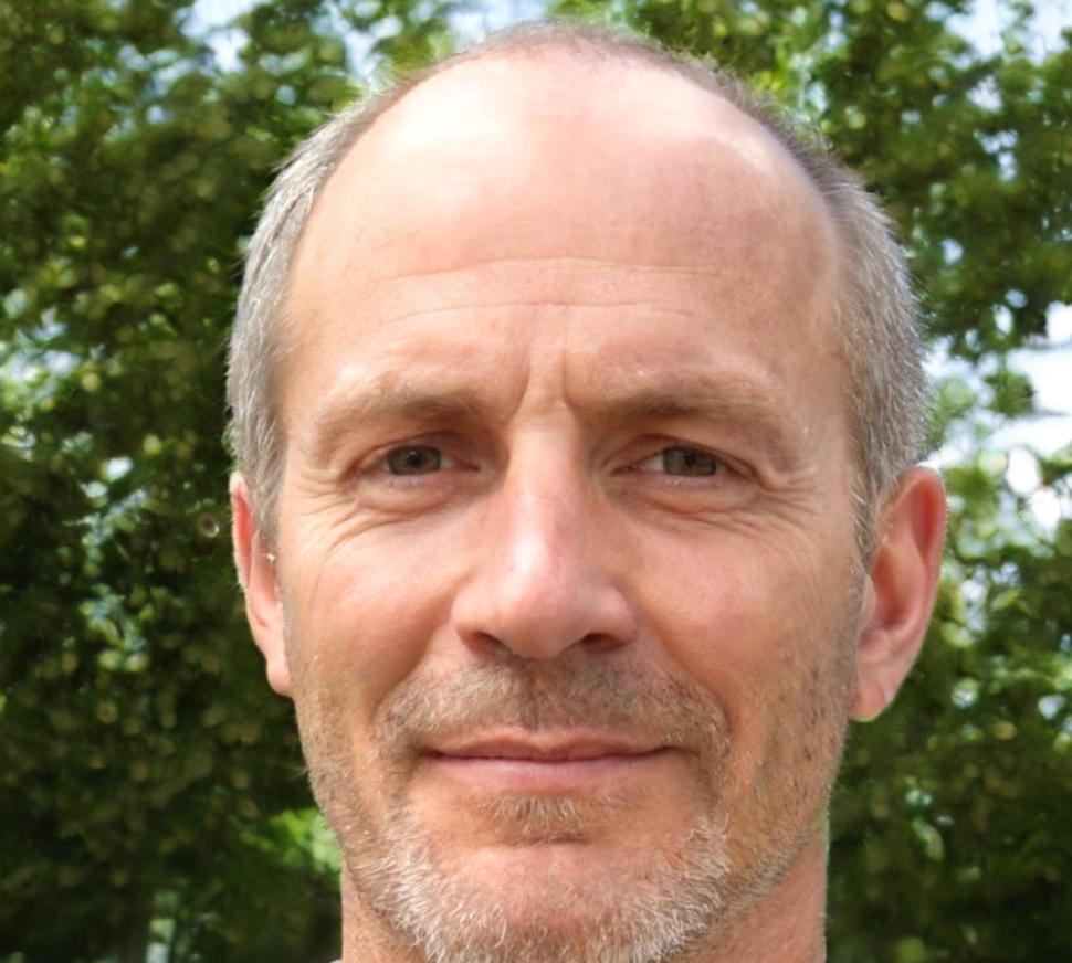 Retrato del instructor Miguel Torres