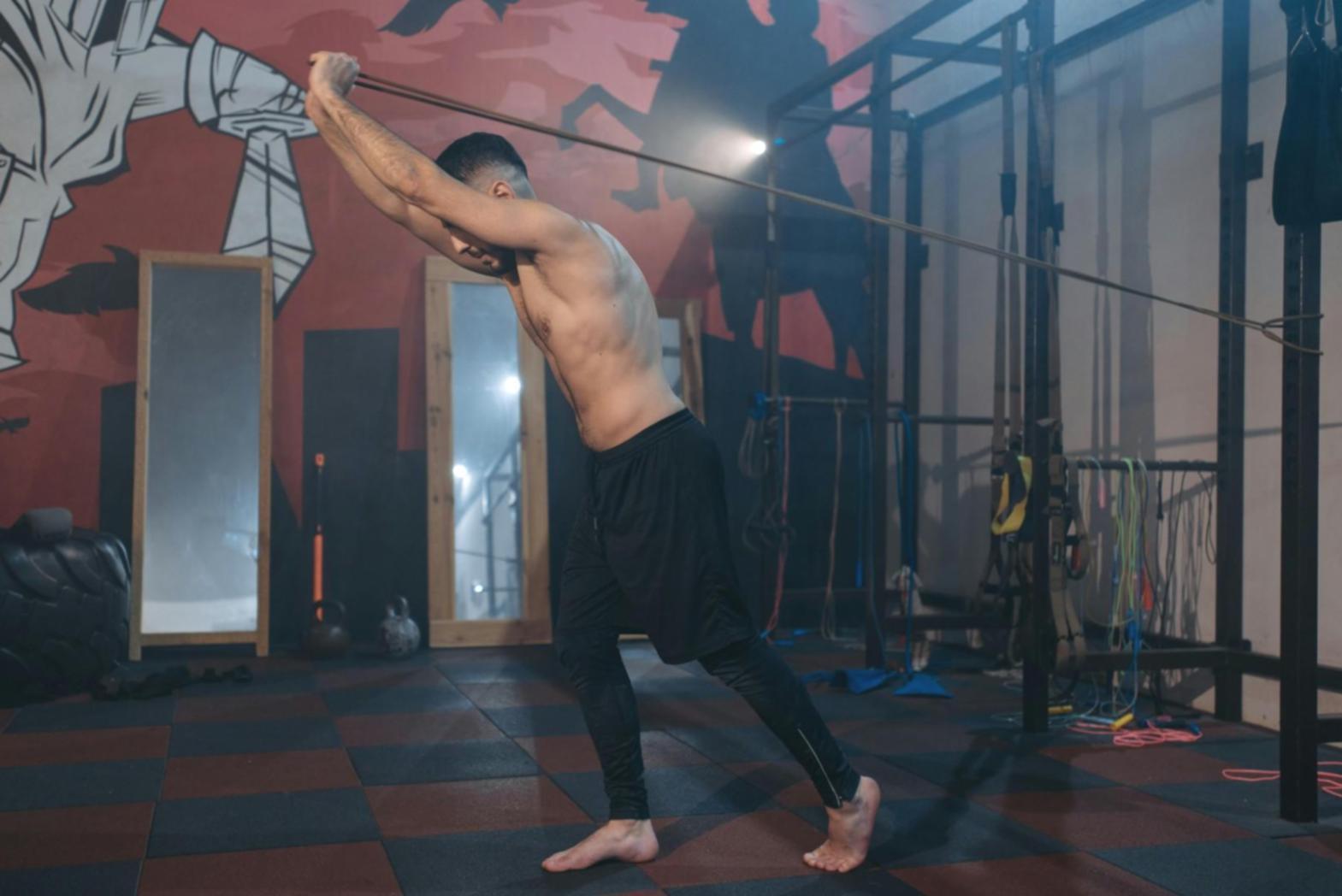 Entrenamiento profesional de crossfit con comba